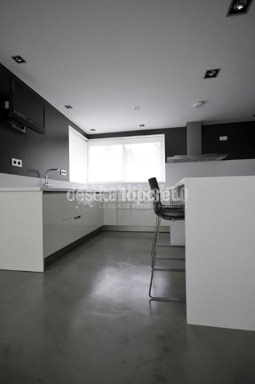 Revestimiento de cocina en microcemento