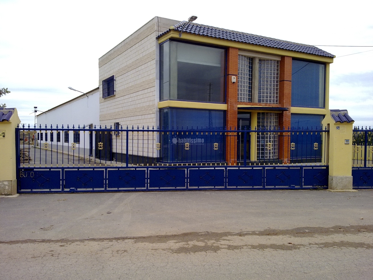 Nave industrial y oficinas