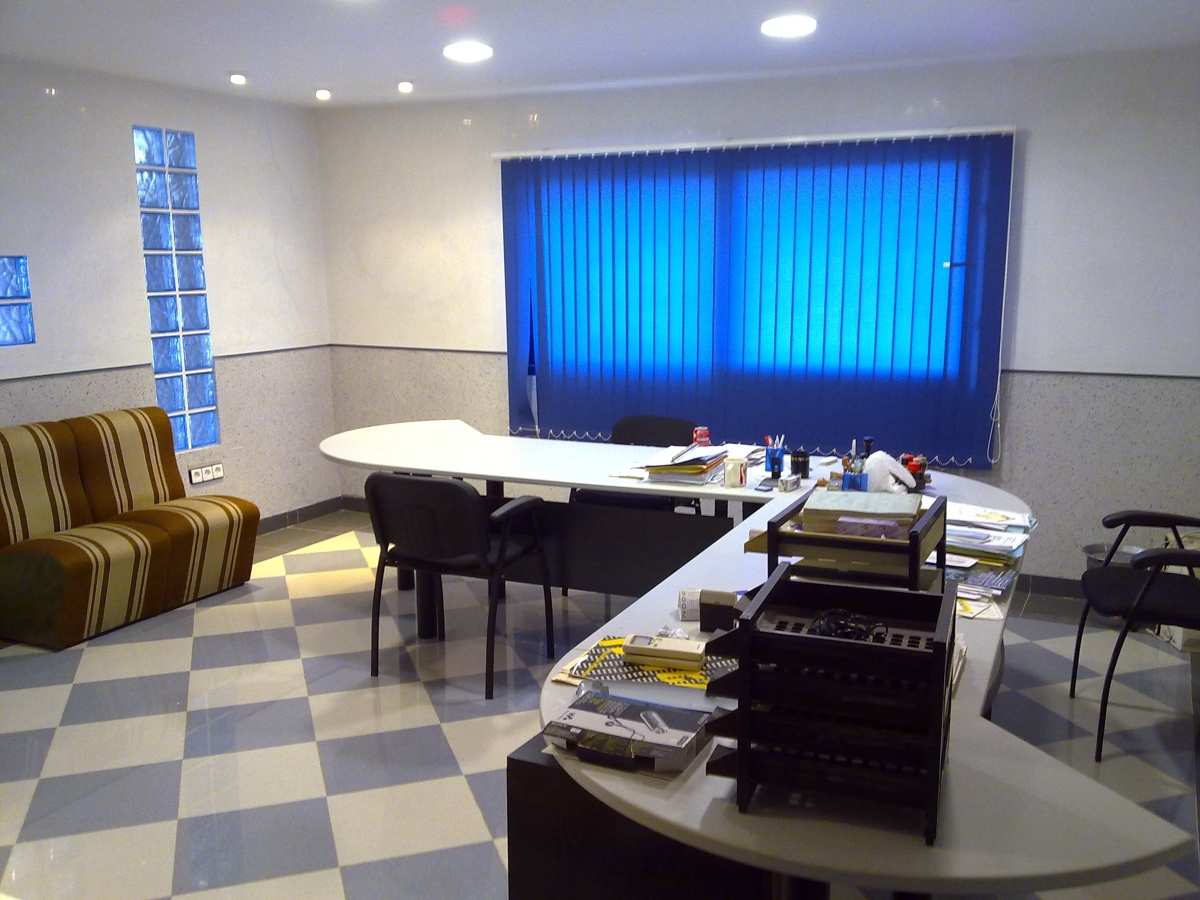 Nave industrial y oficinas