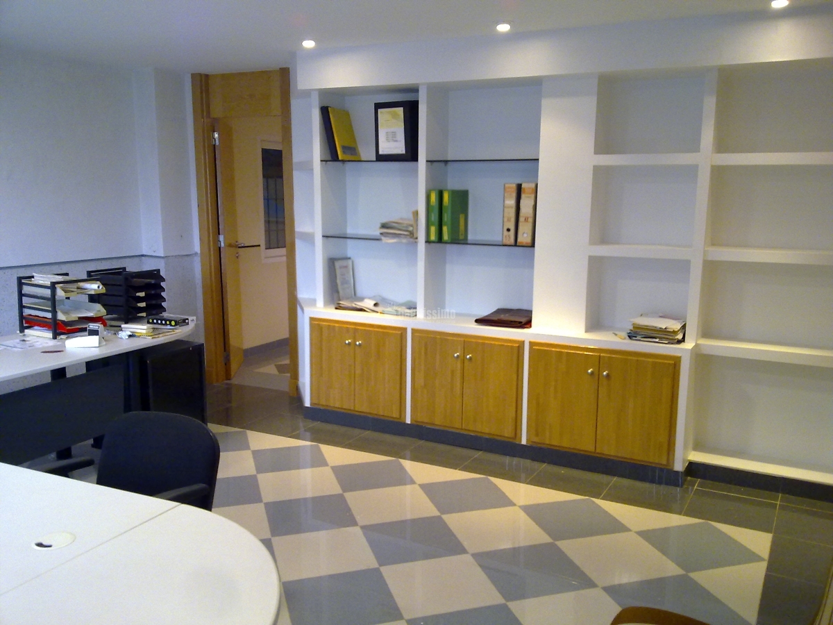 Nave industrial y oficinas