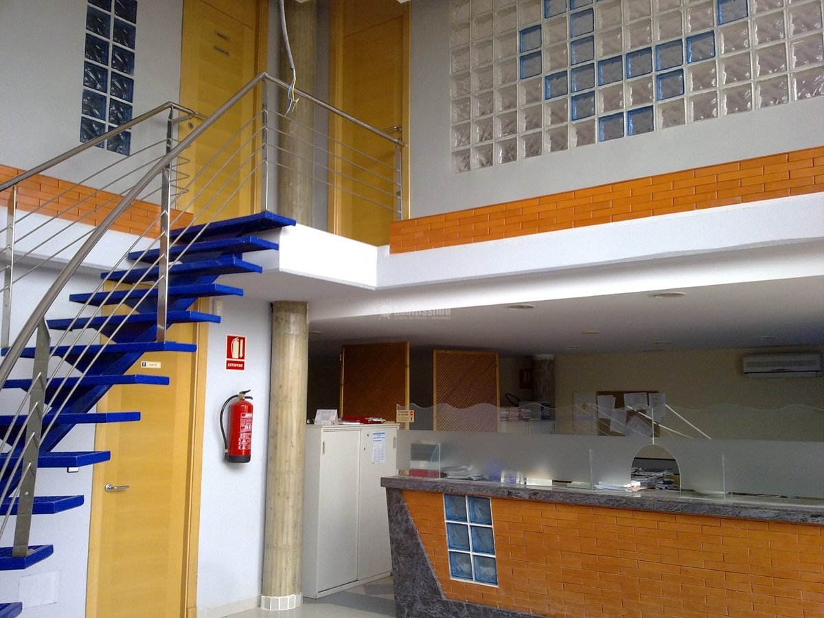 Nave industrial y oficinas
