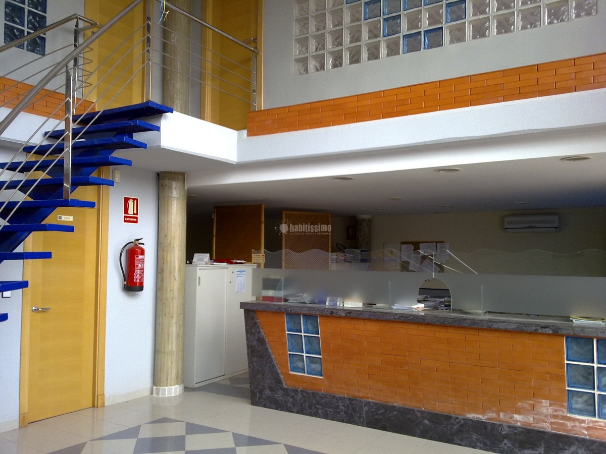 Nave industrial y oficinas