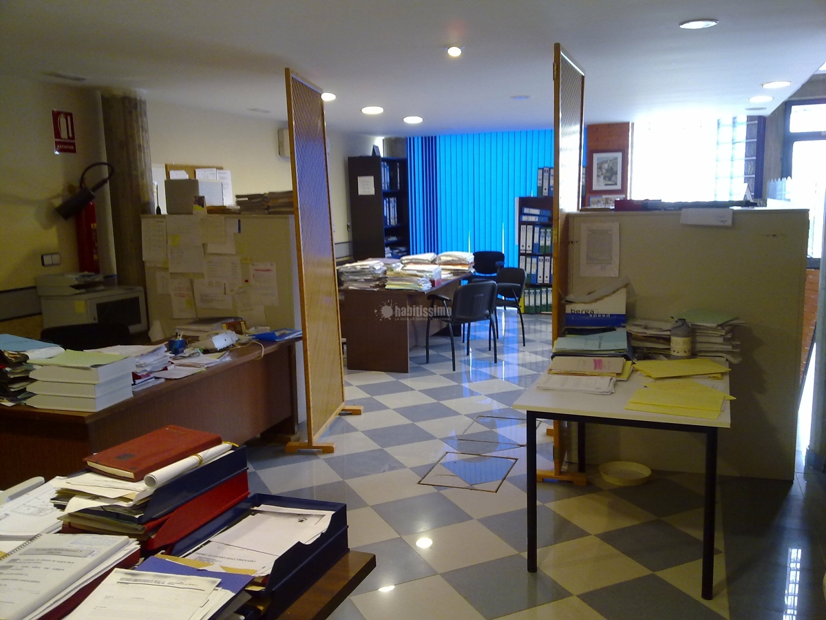 Nave industrial y oficinas