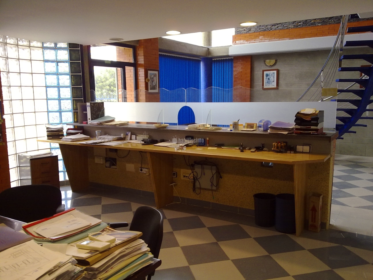 Nave industrial y oficinas