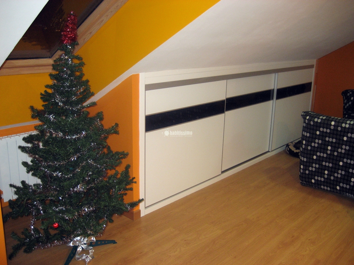 Amueblamiento de ático abuhardillado