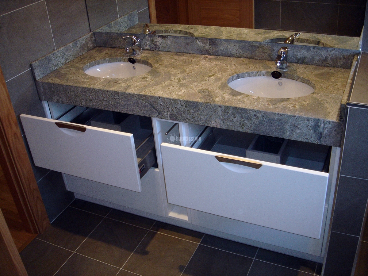 Amueblamiento cocina y baños