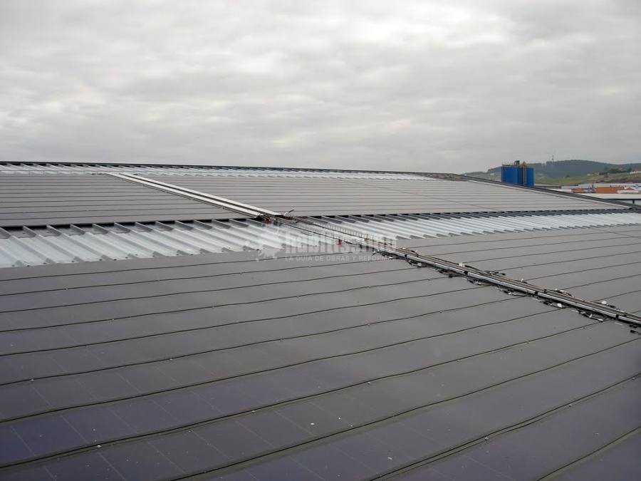 Instalación fotovoltaíca en cubierta industrial 20 KW.