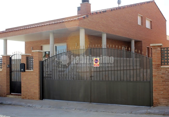 Puertas batientes de hierro