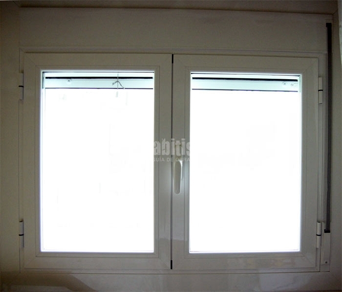 Ventana batiente de aluminio