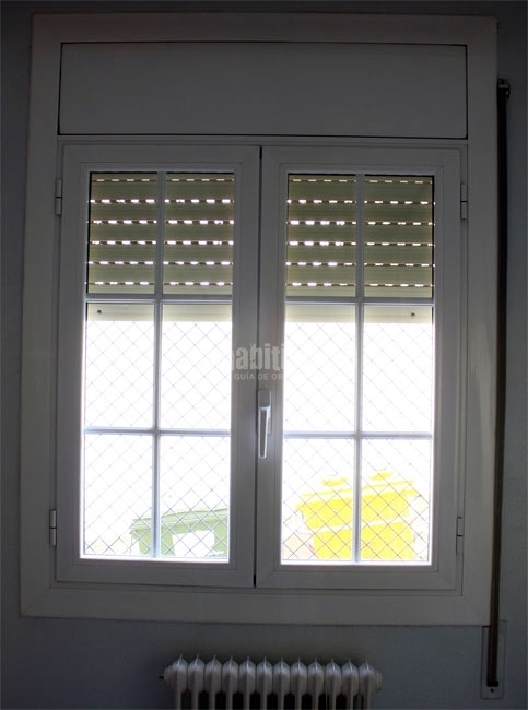 Ventana batiente de aluminio