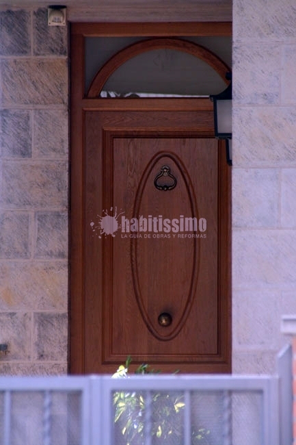 Puerta batiente de aluminio