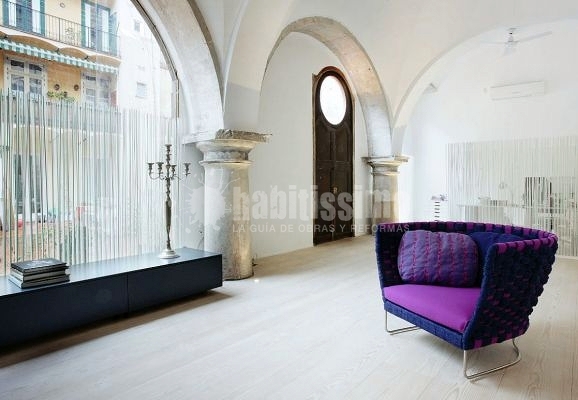 Rehabilitar una casa con un antiguo claustro. Barcelona