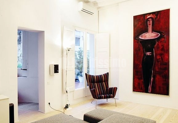 Rehabilitar una casa con un antiguo claustro. Barcelona