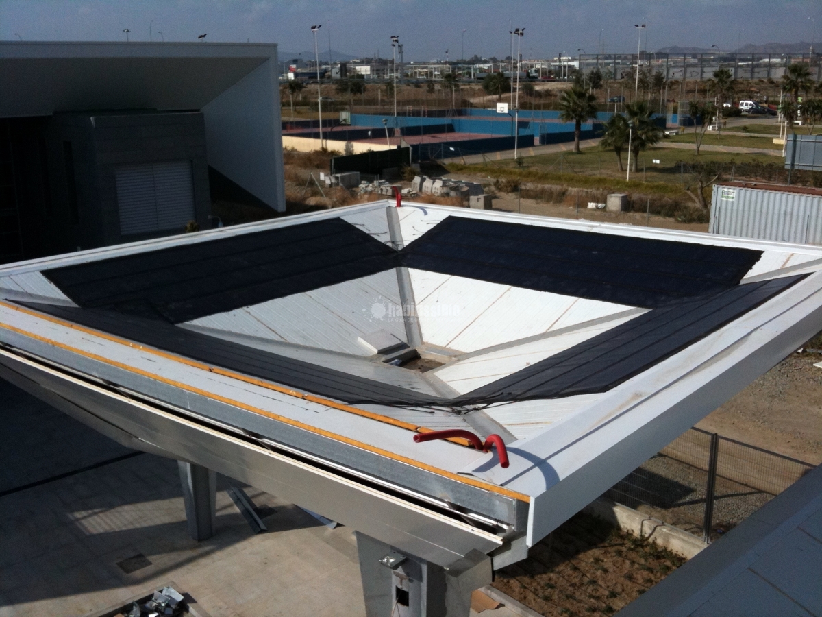 Placas Solares En Apeadero De Estación AVE En Málaga