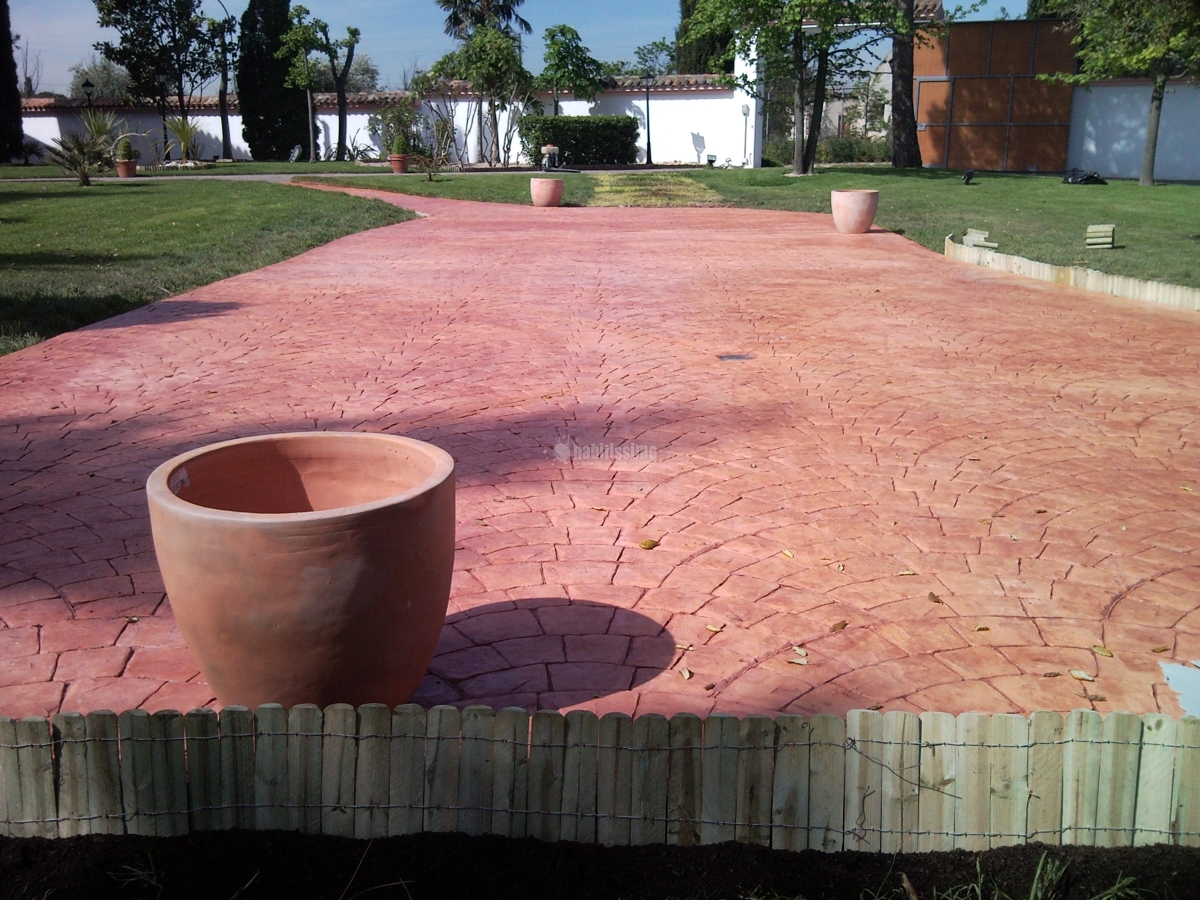 Buhardilla Y Solado De Mármol Escalera Y Solado De Hormigón Impreso