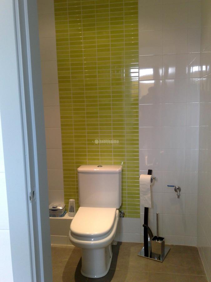 Reforma integral del local situado en Av. Carrilet 147