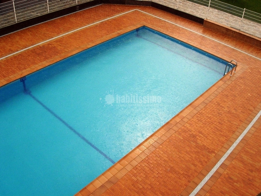 Construcción De Piscina En Colegio