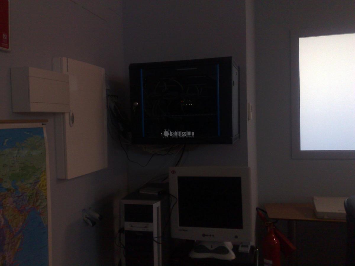 Reforma integral del local situado en Av. Carrilet 147