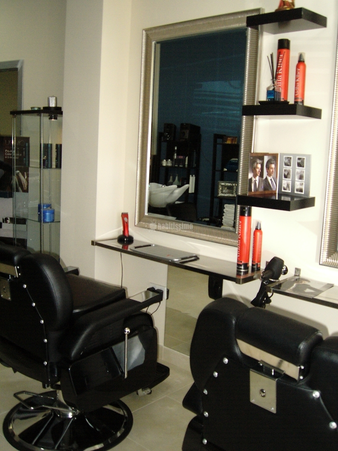 Licencia de apertura de peluquería de caballeros Adrián Quinta