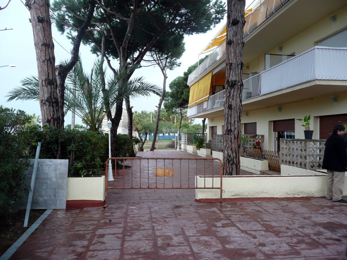 Pavimentacion y Piscina En Catelldefels