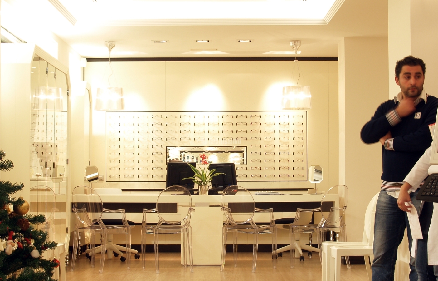 Interiorismo ópticas Muñoz Alcalá de Henares