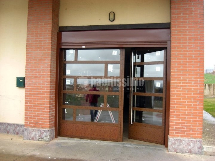 Instalacion Puerta y Persiana Seguridad Bodega Valderas