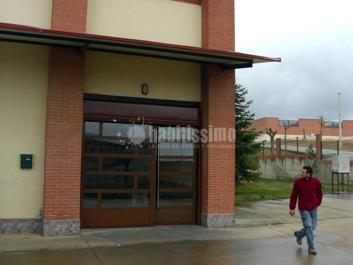 Instalacion Puerta y Persiana Seguridad Bodega Valderas
