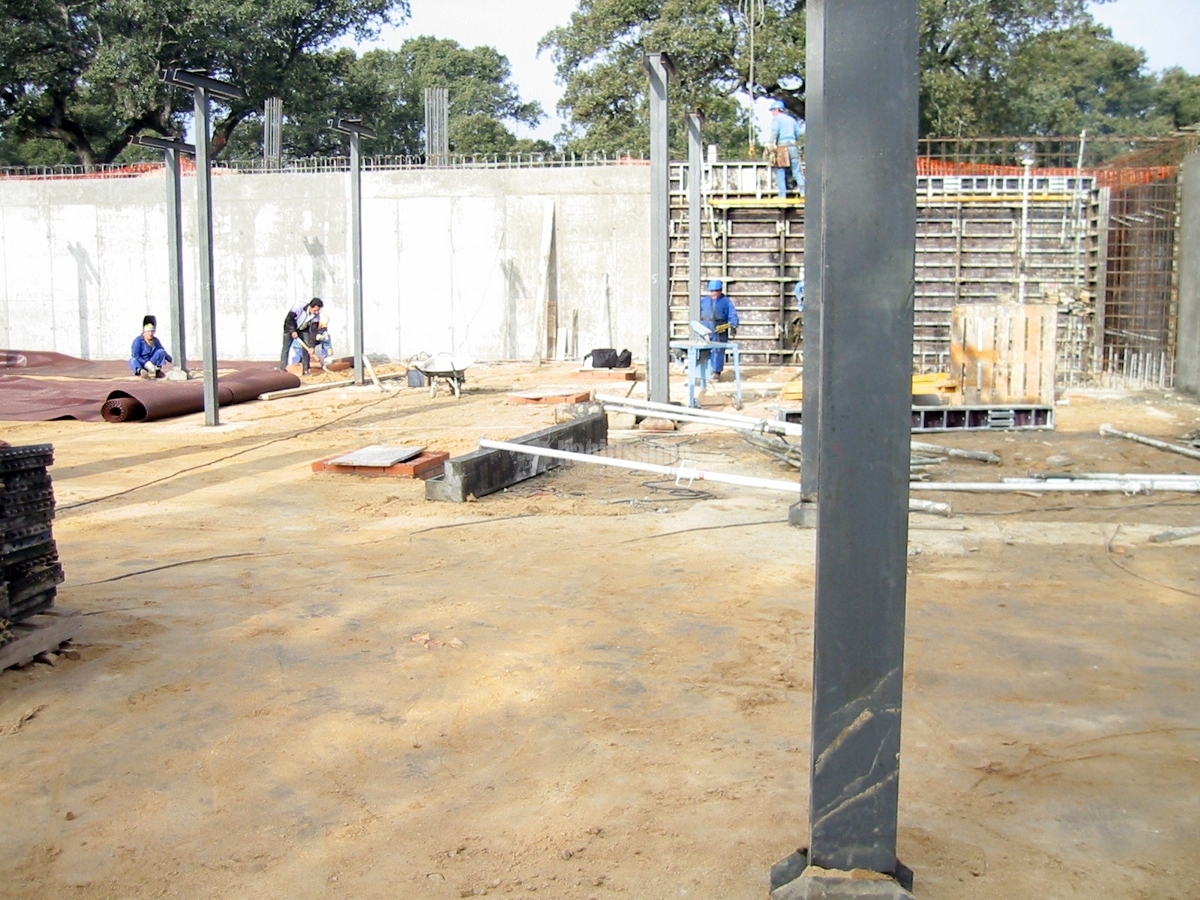 Obra De Cimentación y Estructura Metálica