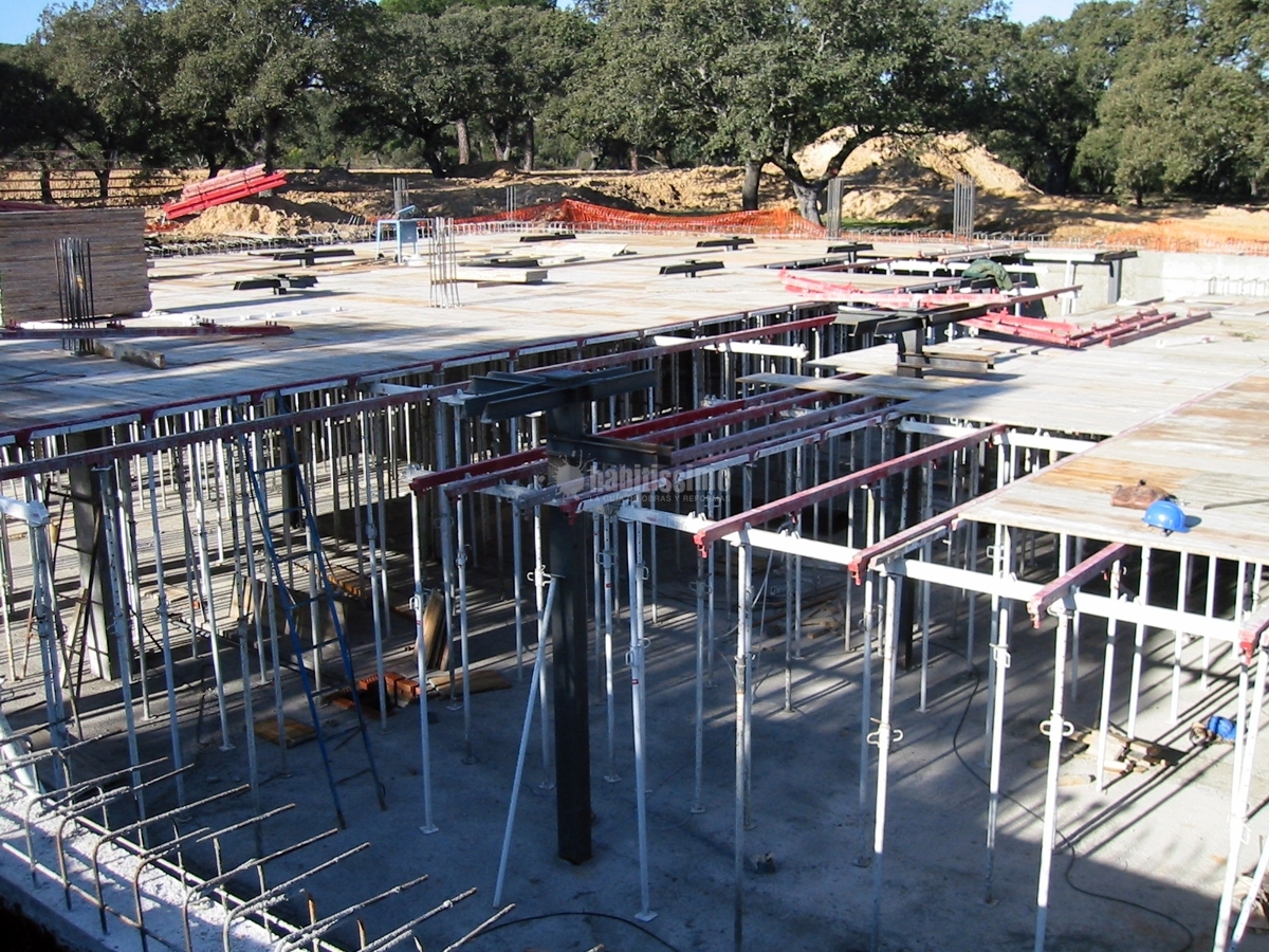 Obra De Cimentación y Estructura Metálica