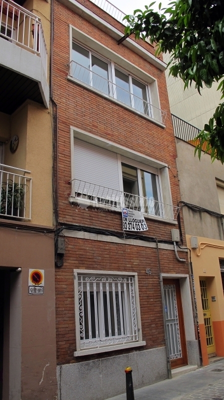 Promoció De Tres Habitatges Al Cor De Sant Andreu
