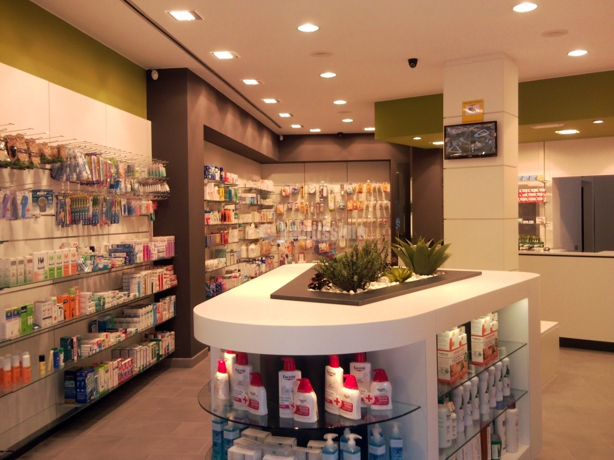 Interiorismo e Imagen Corporativa para Farmacia
