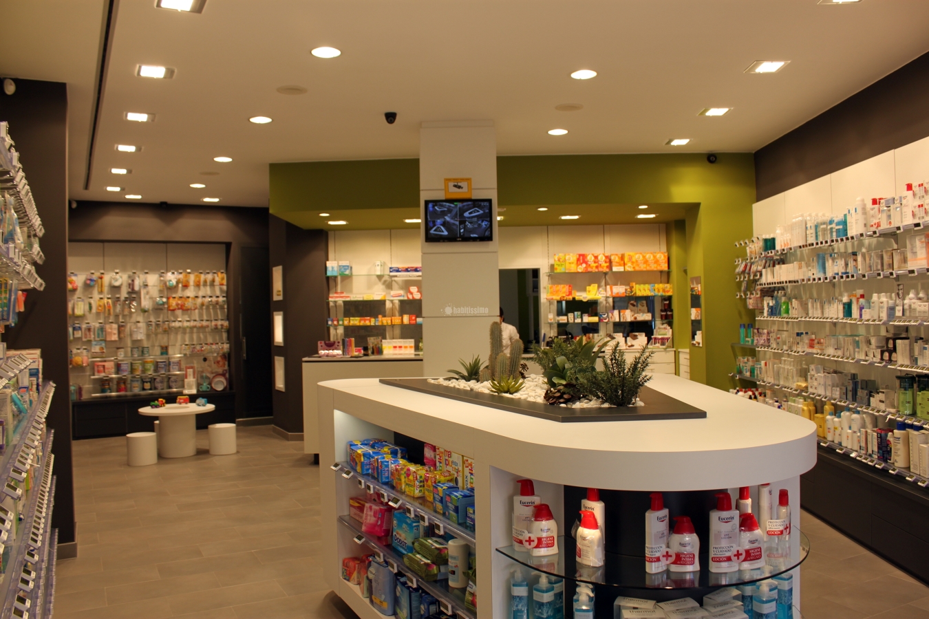 Interiorismo e Imagen Corporativa para Farmacia