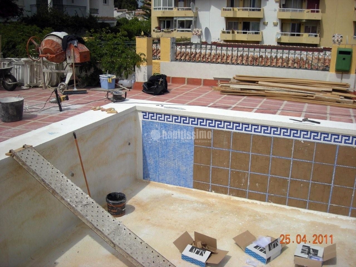 Impermeabilización De Piscina Comunitaria