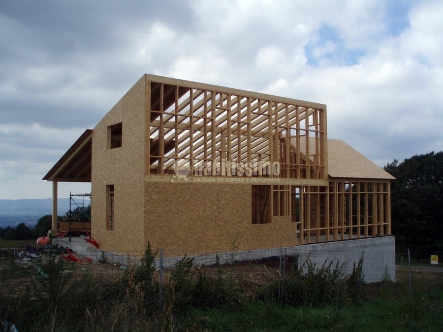 Casa Con Estructura De Madera