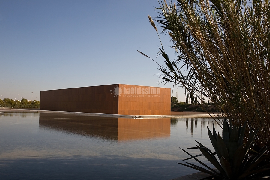 Museo Universidad De Alicante - Fachada Ventilada Parklex