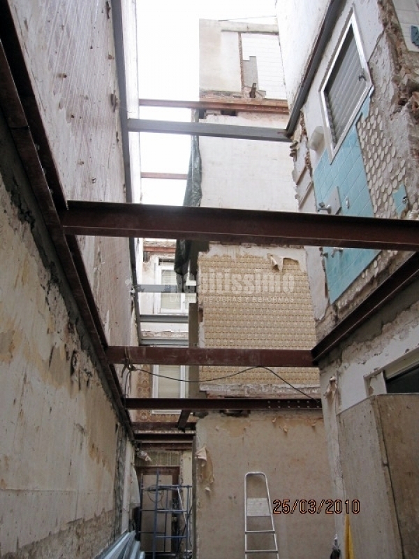 Promoció De Tres Habitatges Al Cor De Sant Andreu