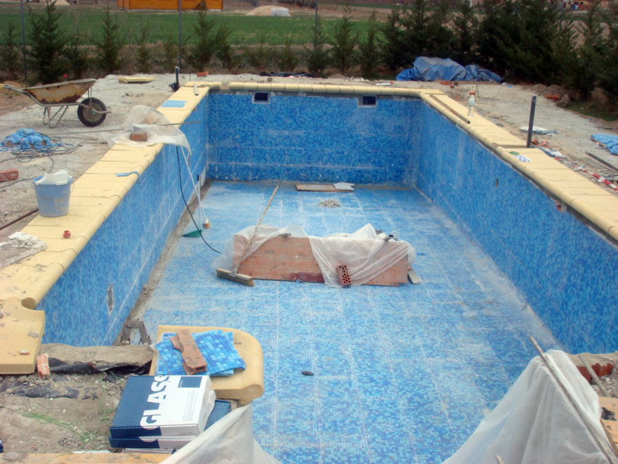 2012-forma de piscina