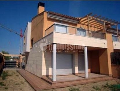 Conjunto De 20 Viviendas Unifamiliares en Roda de Barà