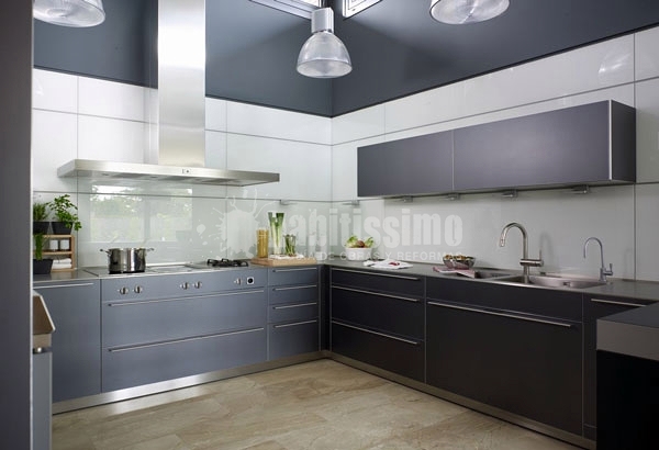 cocina combinada en aluminio, acero y cristal