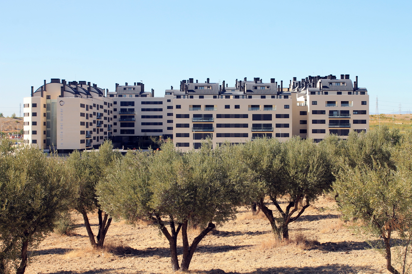 323 Viviendas de Protección Oficial