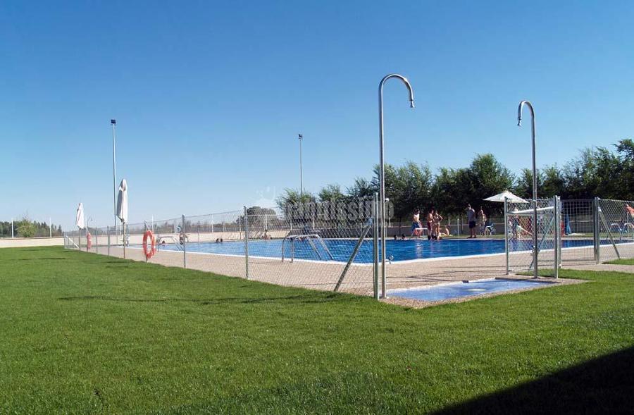 Piscina Municipal 25x12.5 y Vestuarios