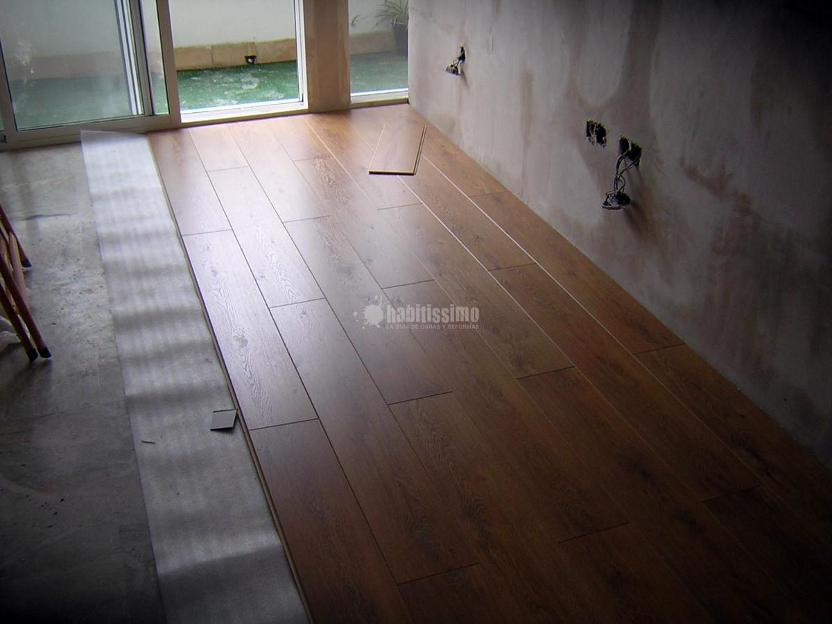 División en salón, parquet y A/Acondicionado