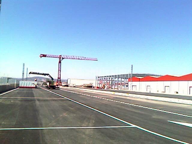 Instalaciones de nave parque de maquinaría de Acciona en San Juan de Enova (Valencia)