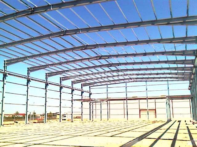 Instalaciones de nave parque de maquinaría de Acciona en San Juan de Enova (Valencia)