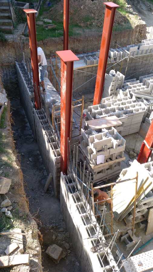 3ªFase, obra convencional en solar donde irá la casa modular