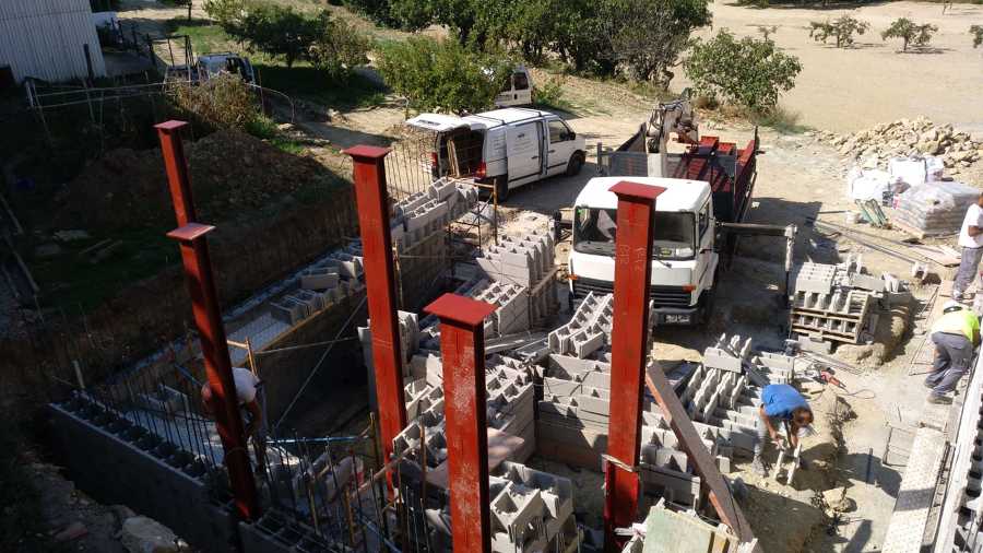 3ªFase, obra convencional en solar donde irá la casa modular