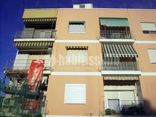 Rehabilitación y pintura de fachada forma de 'L'