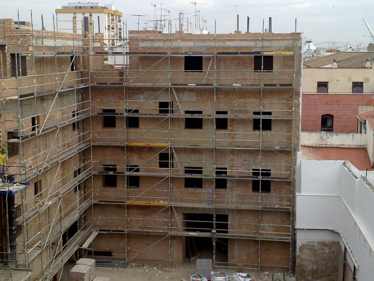 45 VIVIENDAS DE LUJO EN CALLE BAÑOS