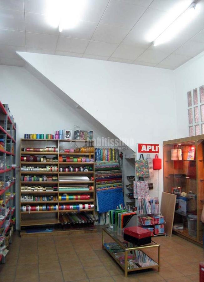 Reforma integral de la papelería Pedra paper tisora