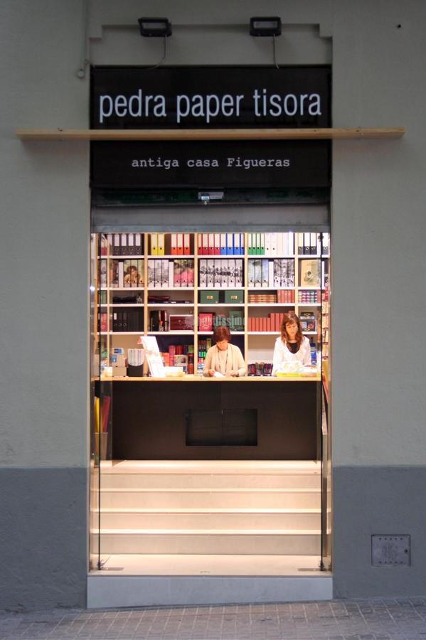 Reforma integral de la papelería Pedra paper tisora